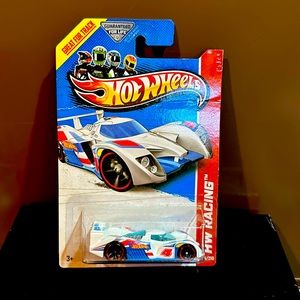 Hot Wheels 2013 24 Ours Le Mans Style Car